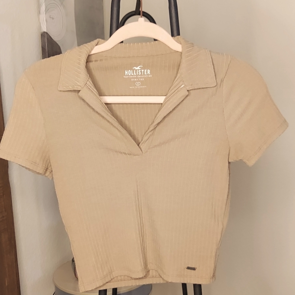 Hollister Tan Ribbed Cropped Baby Tee